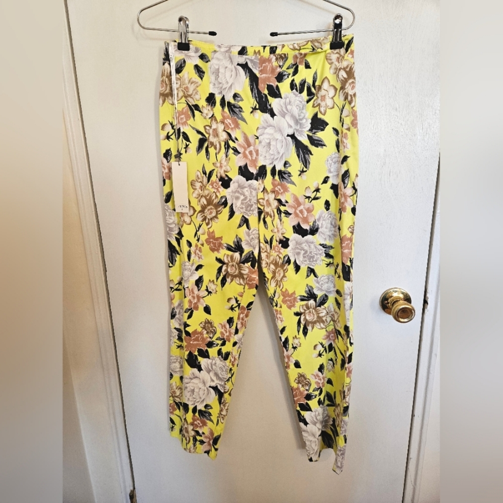 Gracia Floral Yellow Cropped Pants